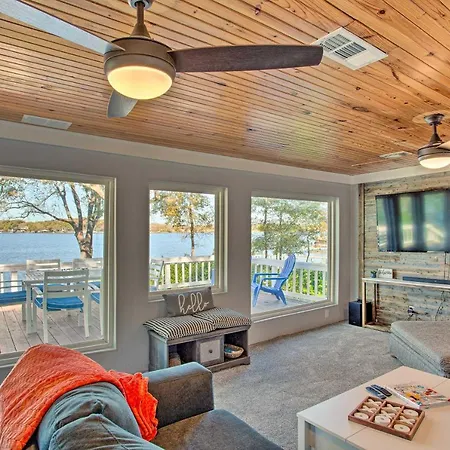 Lakefront Cedar Creek Home With Dock And Fire Pit